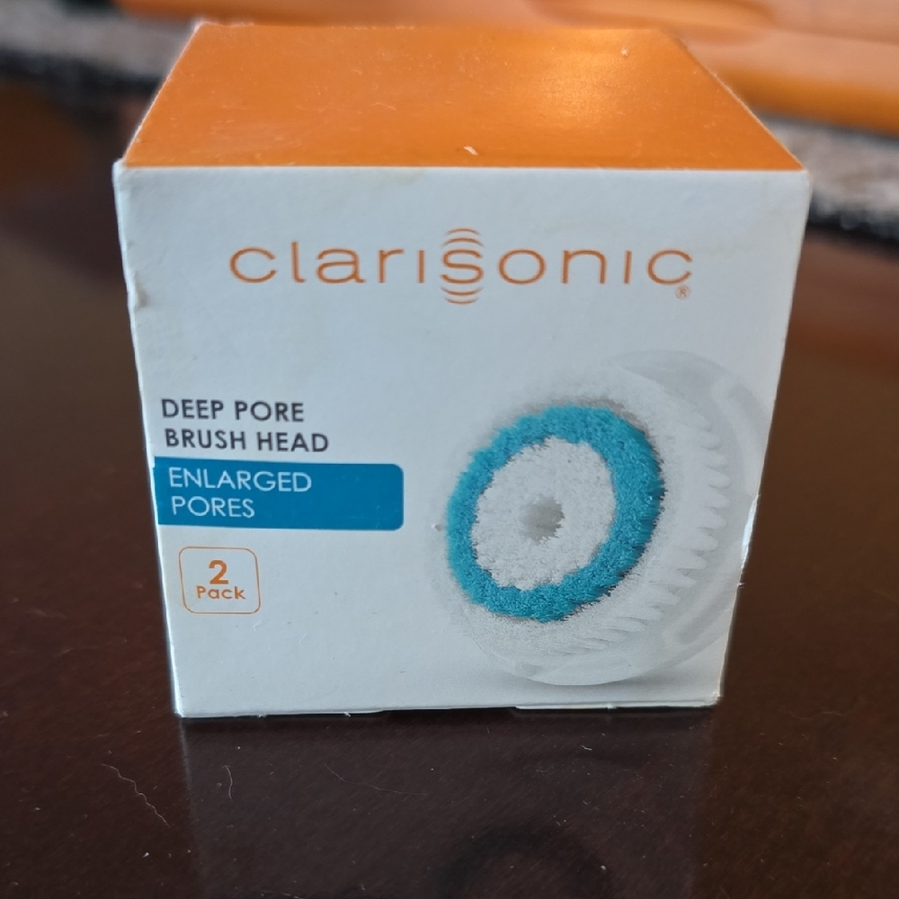 NIB*Clarisonic Blue and White Deep Pore Brush Head